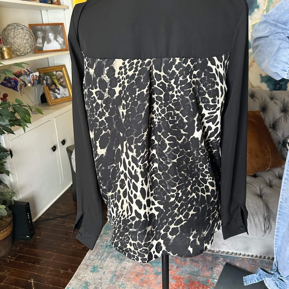 Leopard Print Wrap Blouse - Black and white small great condition - Picture 4 of 10